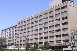 給与計算はやはり専門業者に任せるべき